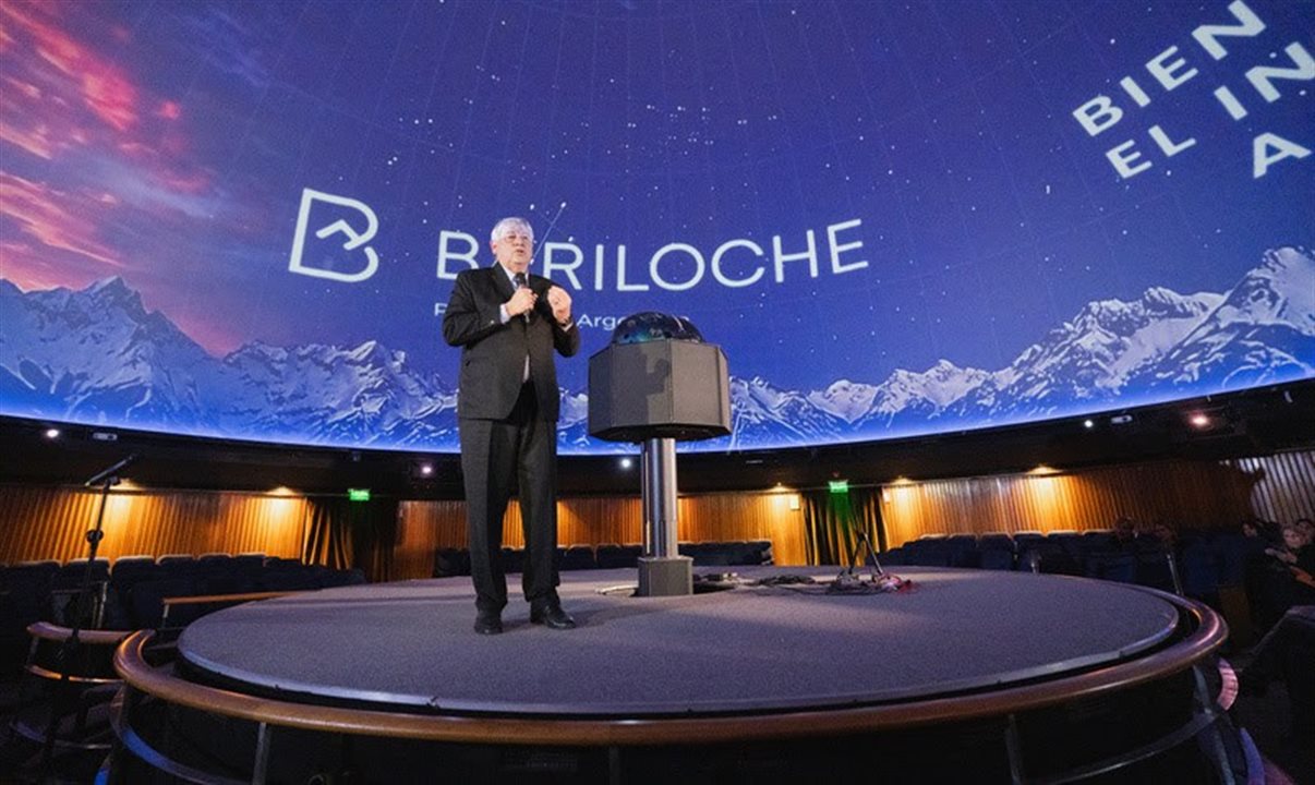 Cidade argentina apresentou oficialmente a temporada 2026 em ação que reuniu neve, gastronomia, promoção turística e expectativa de conectividade recorde com o Brasil