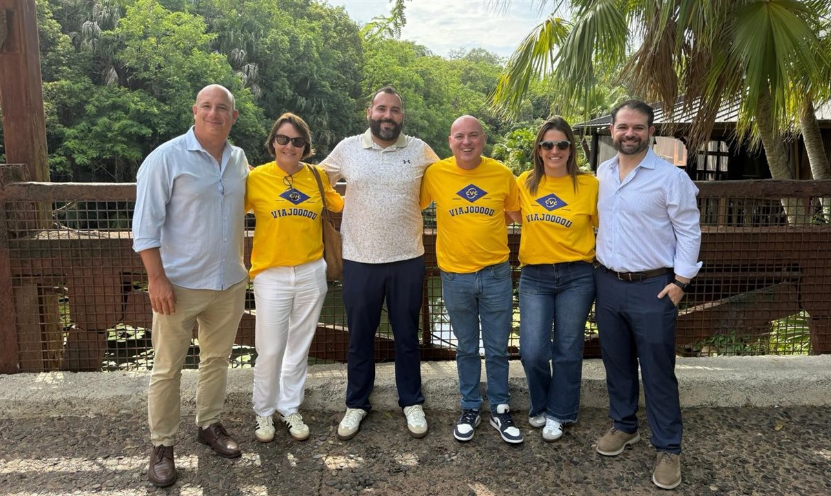 Liderança da CVC Corp ao lado de parceiros no CVC Day, em Orlando