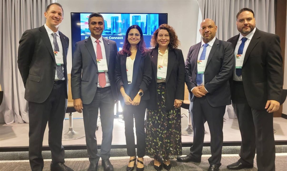 Time da Cirium: Brandon Rice, Rahul Oberai, Natalia Naragn, Daniela Arrebola, Gonzalo Montoya e Jean Carlo Estevan de Mello