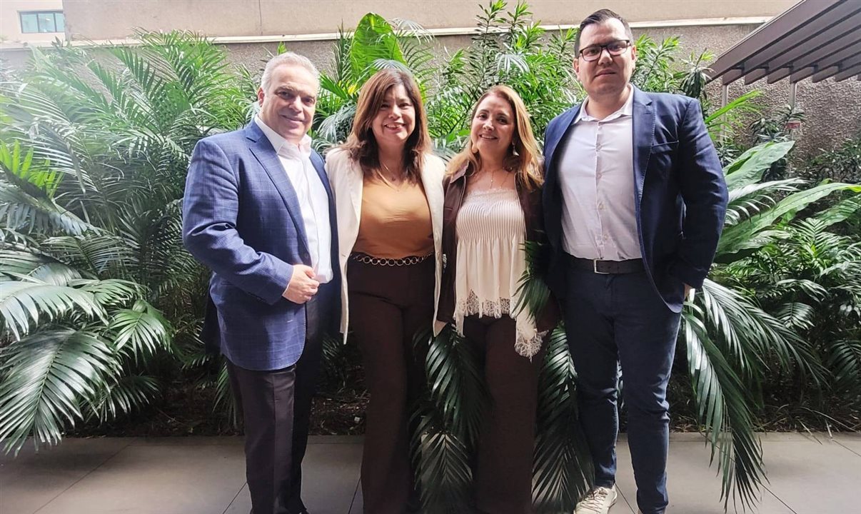 Akis Neocleous, Chief Hotels Officer do Grupo Xcaret,  Diana Pomar, diretora executiva da DGX international Travel, agência representante comercial de Grupo Xcaret no Brasil, Lizeth Alvarez,  diretora executiva comercial do Grupo Xcaret, e Gabriel López, diretor de Marketing e Operações da DGX International Travel