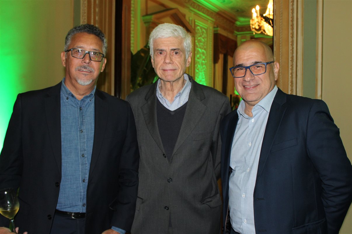 Carlos Antunes, Carlos de Oliveira e Luís Rodrigues, da Tap