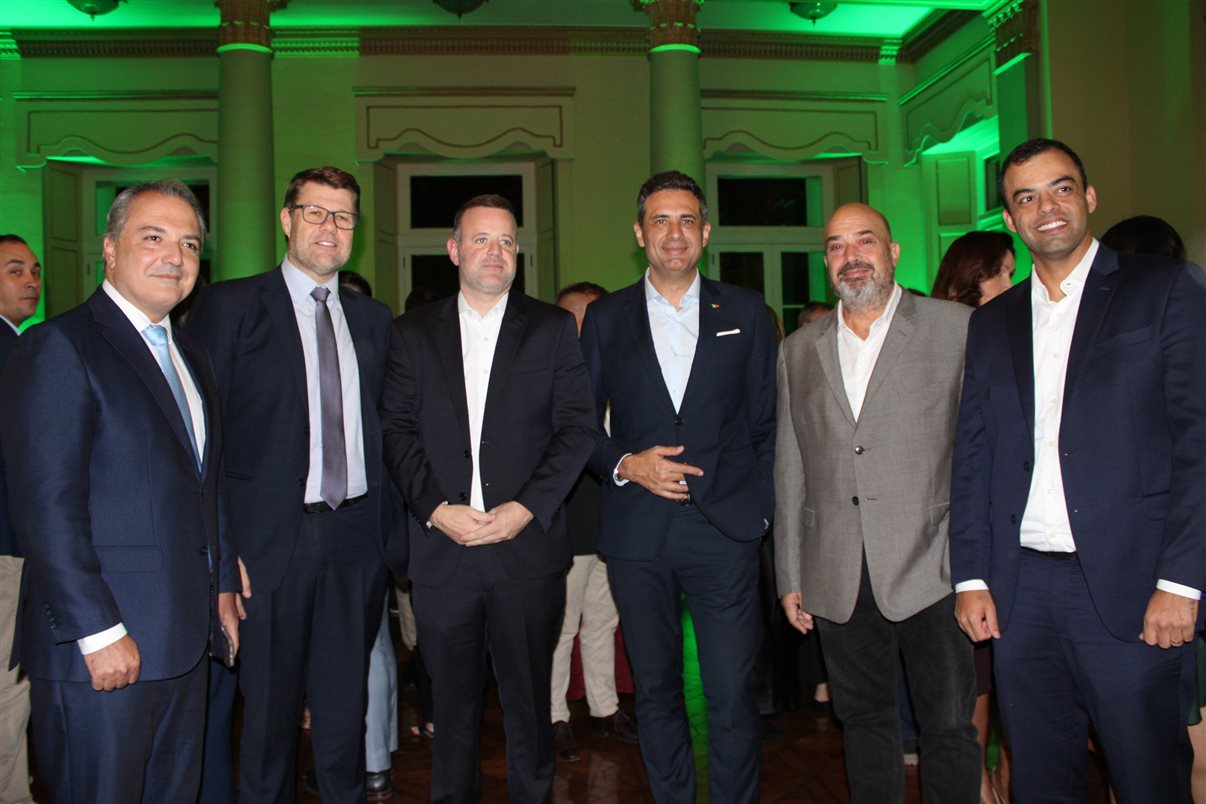 Carlos Antunes, Carlos de Oliveira e Luís Rodrigues, da Tap