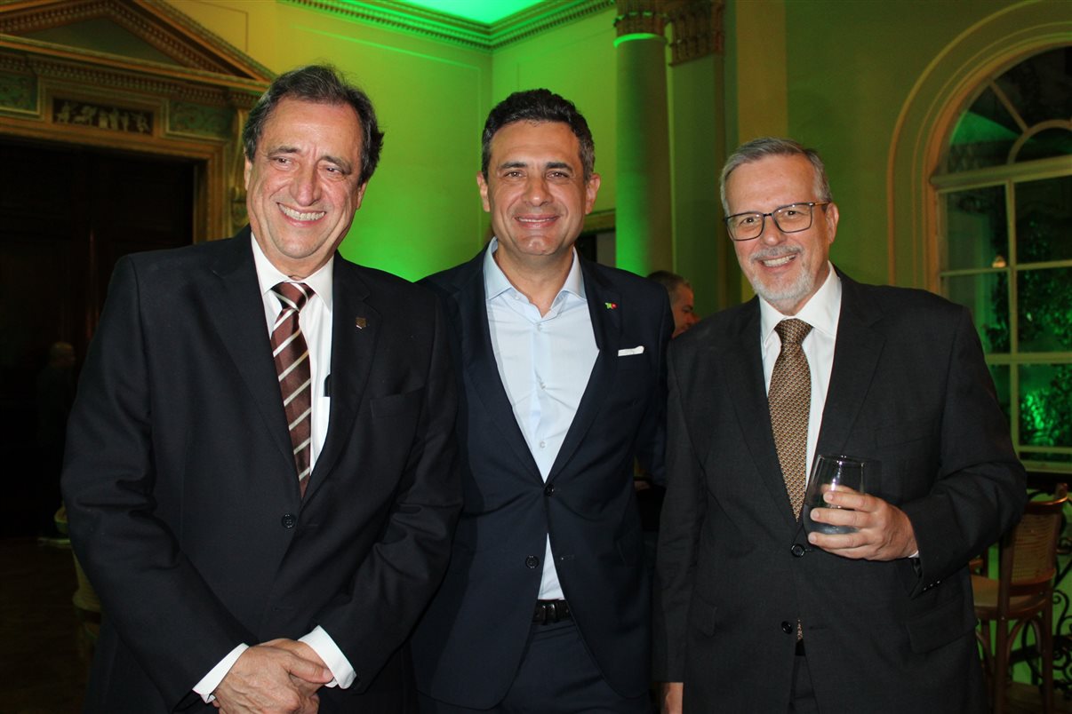 Carlos Antunes, Carlos de Oliveira e Luís Rodrigues, da Tap