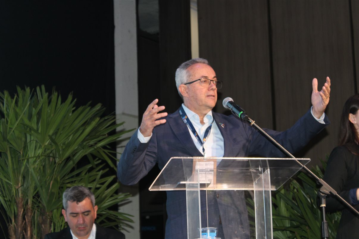 Marina Marinho, presidente do Fornatur, e Leonaldo Paranhos, ex-secretário de Turismo do Paraná 