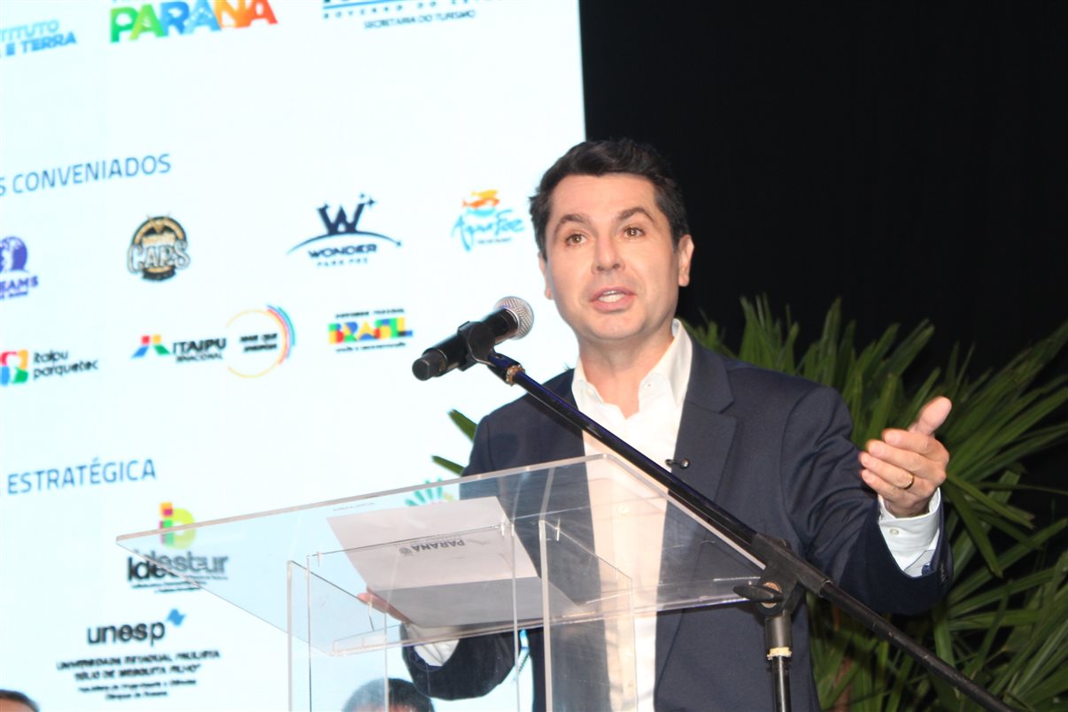 Marina Marinho, presidente do Fornatur, e Leonaldo Paranhos, ex-secretário de Turismo do Paraná 