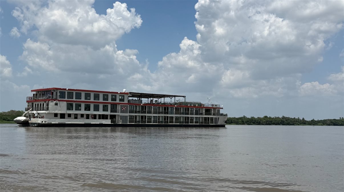 O AmaMelodia em navega&ccedil;&atilde;o pelo rio Magdalena, na Col&ocirc;mbia