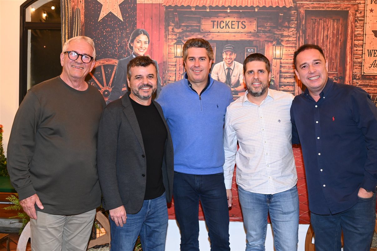Roberto Garbim, da Ancoradouro, Leandro Lustosa, da American Airlines, Juarez Neto, Daniel Castanho, da Ancoradouro, e Ernesto Airosa, da American Airlines