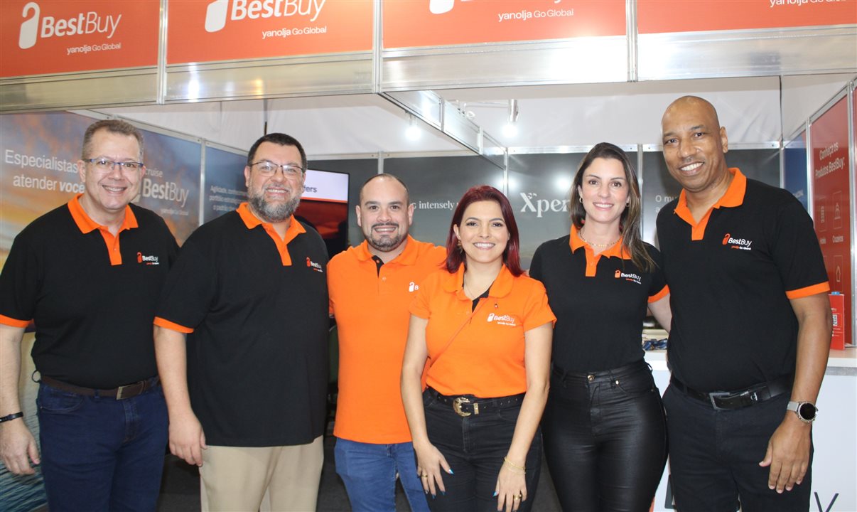 Milton Silva, Fernando Gimenez, Ivan Martins, Rita Lipsky, Mariana Funcia e Henrique Oliveira, da BestBuy