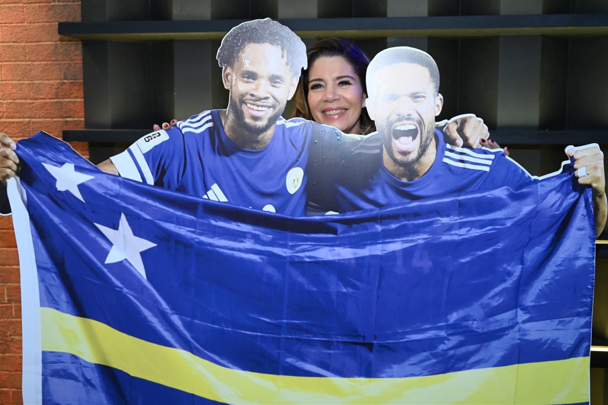 Mariane Freitas, da Jet Lag Viagens, Vinicius Dantas, do Turismo de Curaçao, Elisangela Silva, da Viaje na Magia, Thayna Almeida, da 3 Travel, e Alessandra Cominara, do Hotel The Kontik  