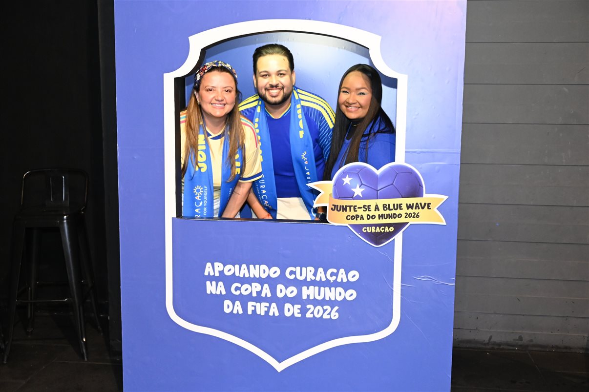 Mariane Freitas, da Jet Lag Viagens, Vinicius Dantas, do Turismo de Curaçao, Elisangela Silva, da Viaje na Magia, Thayna Almeida, da 3 Travel, e Alessandra Cominara, do Hotel The Kontik  