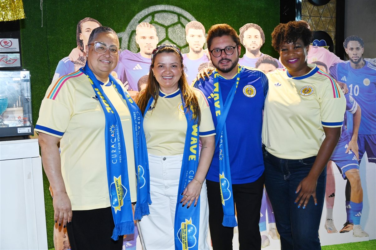 Mariane Freitas, da Jet Lag Viagens, Vinicius Dantas, do Turismo de Curaçao, Elisangela Silva, da Viaje na Magia, Thayna Almeida, da 3 Travel, e Alessandra Cominara, do Hotel The Kontik  