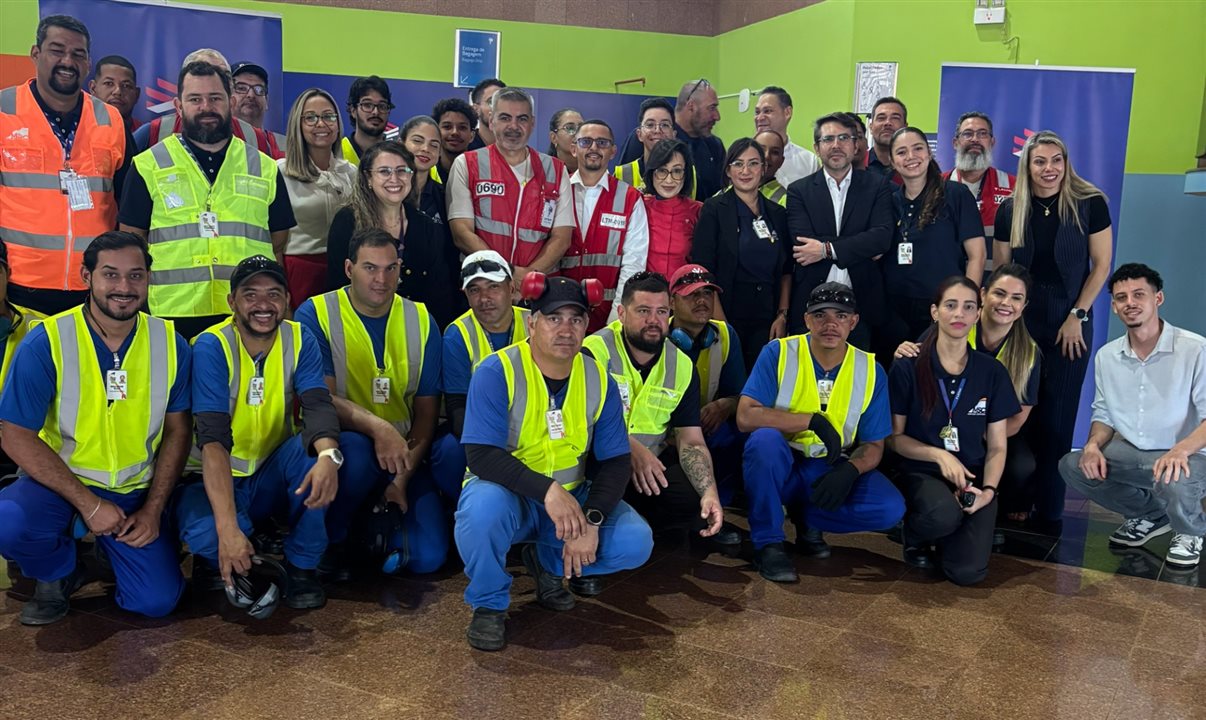 Equipes Latam e Socicam na inauguração da operação da companhia aérea em Caldas Novas (GO)