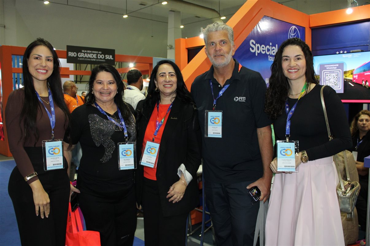 Tay, da Flytour, Filipe Rodrigues, da Flytour, Jordane Araújo, da Reservia, Nelson Dominicis, da Reservia, Giselly Moura, da BeFly, e Keliane, da Reservia