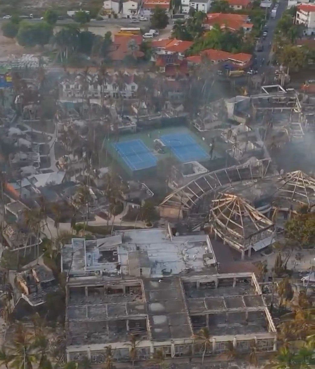 Resort foi destruído pelo fogo