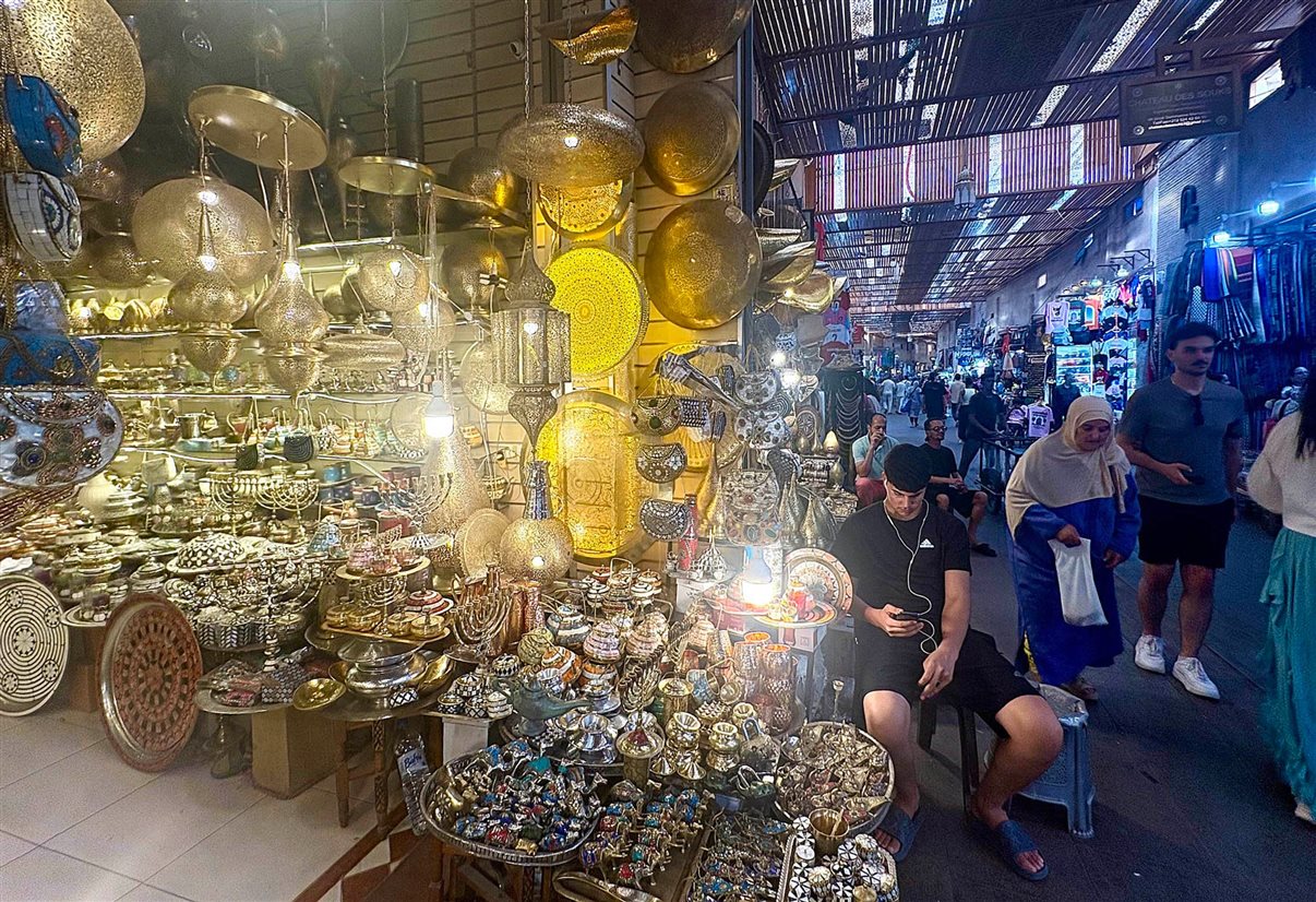 Mercado souk dentro da Medina de Marrakech