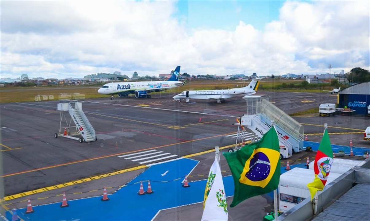 Atualmente, o aeroporto recebe voos das companhias Azul, Gol e Latam para São Paulo