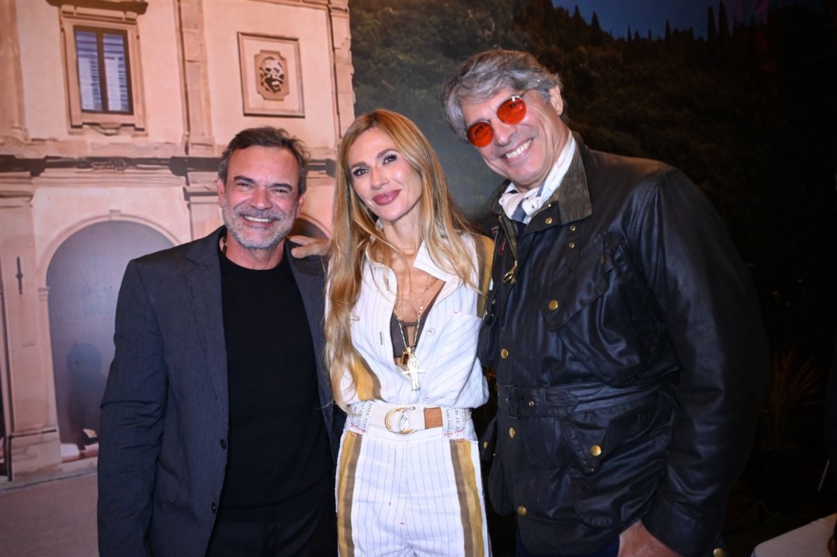 Mauricio Fernandes, da 2W Motors (Vespa), Maria Fernanda Caramella, da High End Travels, e o chef Olivier Anquier