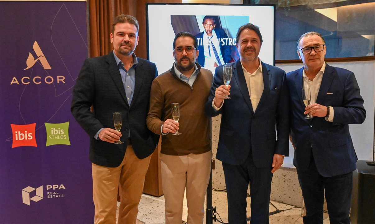Paulo Mélega, vice-presidente da Atrio, Rafael Freire, fundador da PPA Real Estate, Romulo Silva, Diretor de Desenvolvimento de Franquias da Accor no Brasil, e Olivier Hick, COO da Accor para as divisões Premium, Midscale & Economy no Brasil