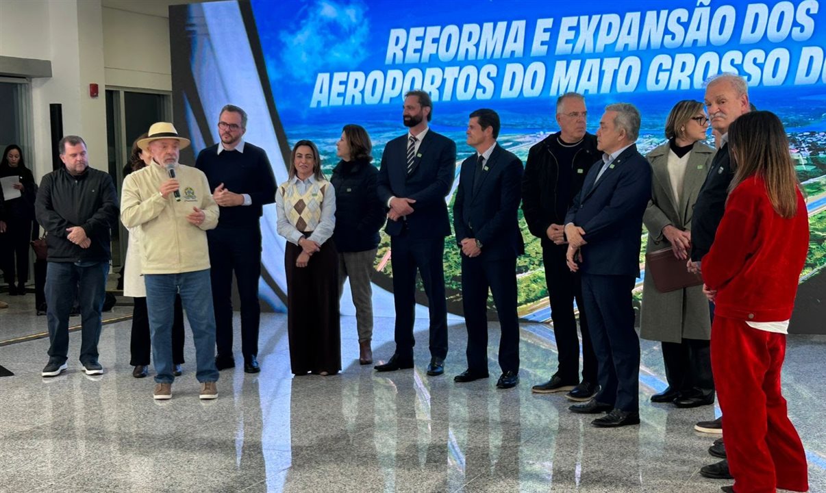 Presidente Lula, ministro Tomé Franca e diretor-presidente da Aena Brasil, Santiago Yus, participaram da cerimônia no Aeroporto Internacional de Ponta Porã