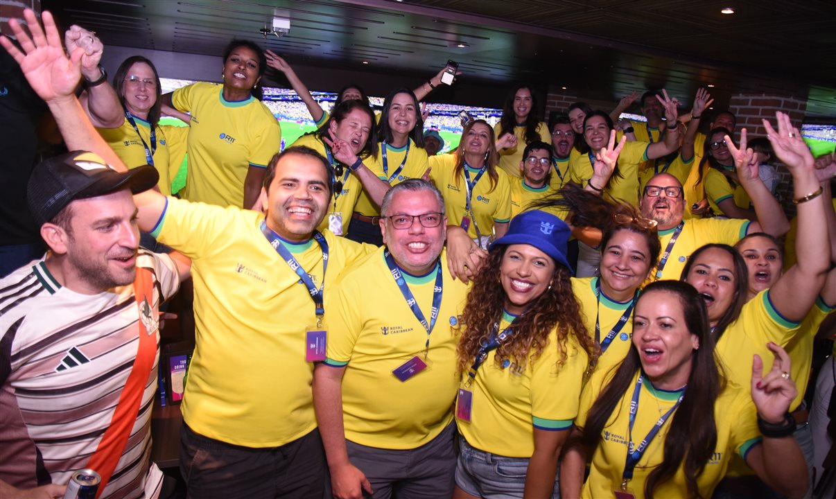 O Legend of the Seas virou Brasil no início da noite desta segunda-feira (29)