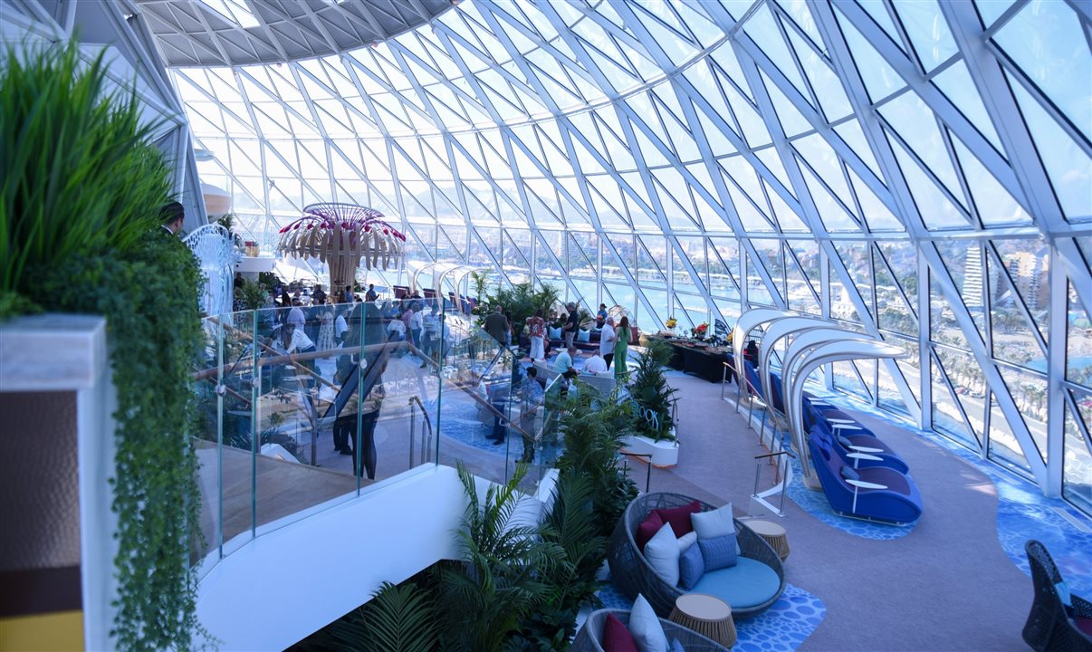 Um dos bairros que caracteriza as embarcações Royal Caribbean, o AquaDome é um ambiente muito procurado por quem busca tranquilidade dentro do navio