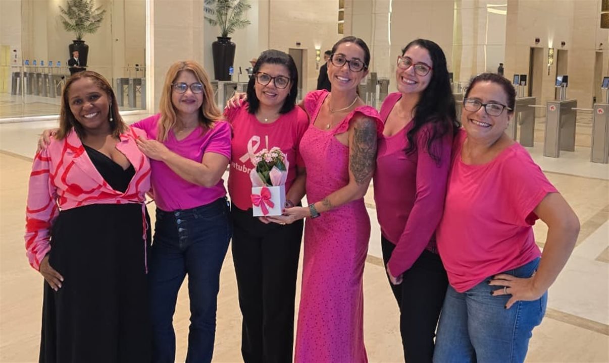 Suellen Cerqueira, Rose Mary Vitena, Márcia Pacheco, Carol Capra, Jeniffer Pereira e Carla Monteiro, time da Carol Capra Viagens