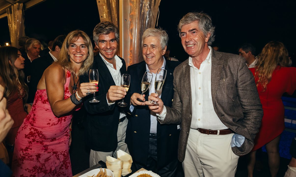 Maria Joana Rebelo de Almeida e Gonçalo Rebelo de Almeida, membros da administração da rede, Jorge Rebelo, fundador do Vila Galé, e Pedro Machado, secretário de Estado do Turismo, Comércio e Serviços de Portugal