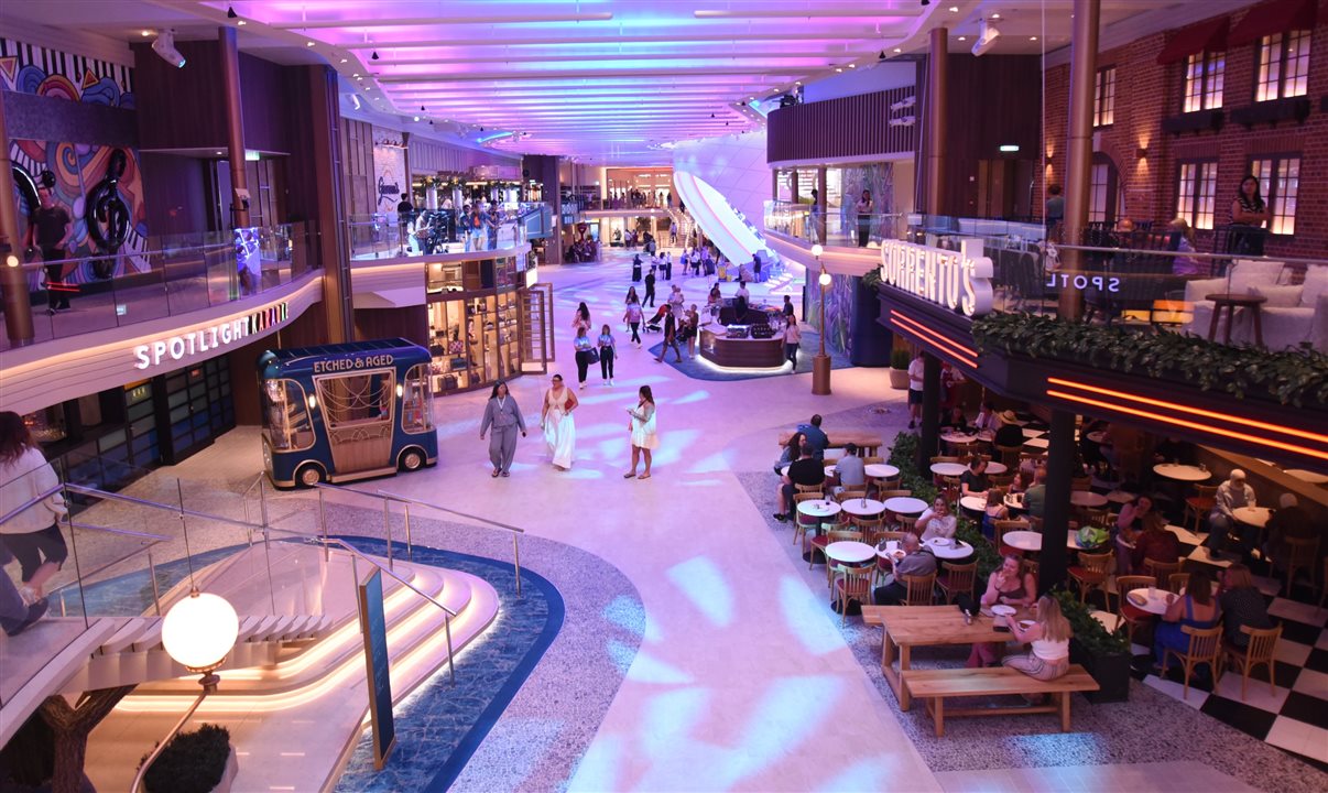 Por dentro do Legend of the Seas, que faz sua viagem inaugural esta semana