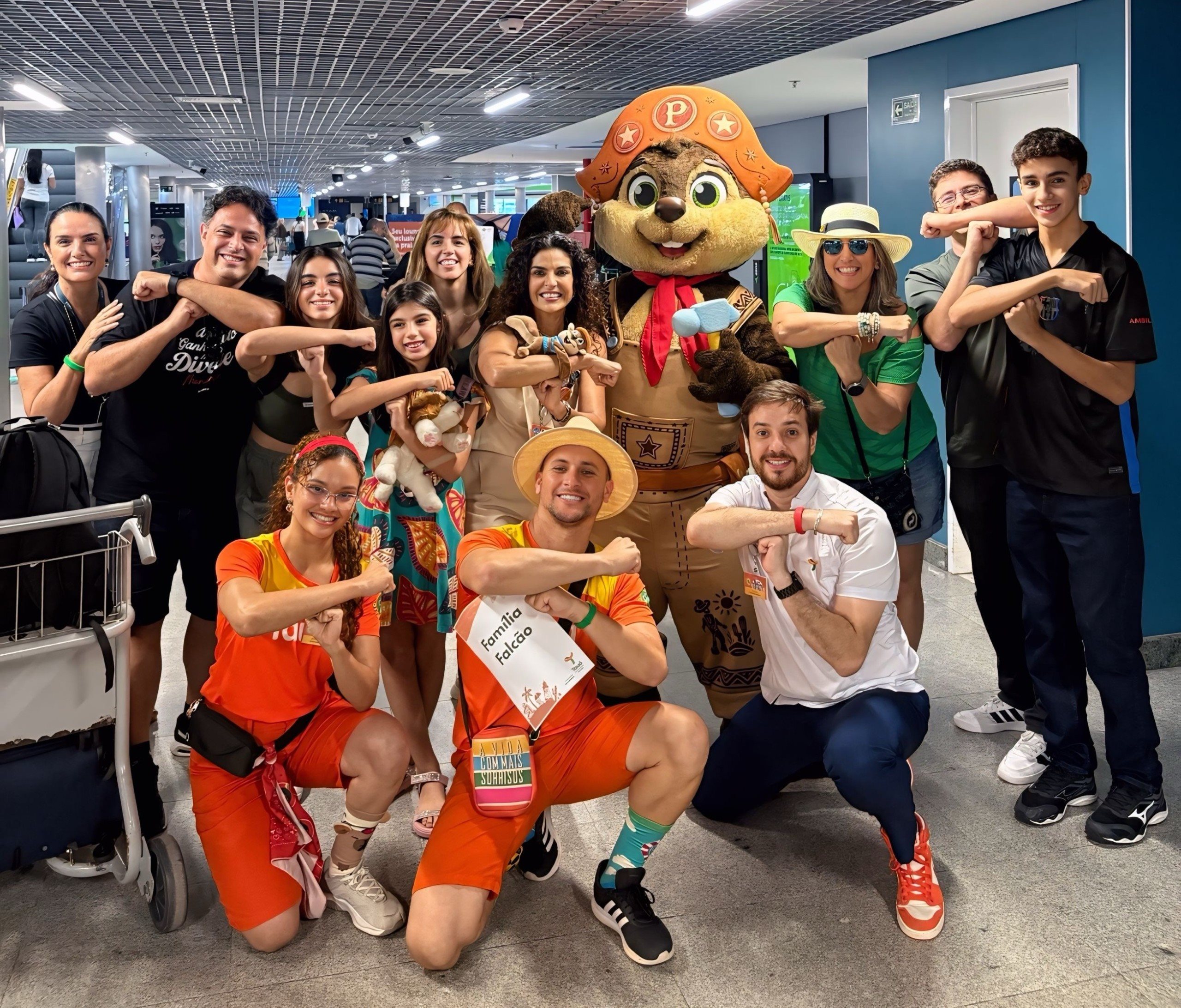 Primeiras famílias foram recebidas ainda no aeroporto pela CEO do Grupo Tauá, Lizete Ribeiro