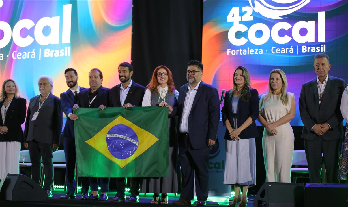 Autoridades e dirigentes da Cocal e Abeoc