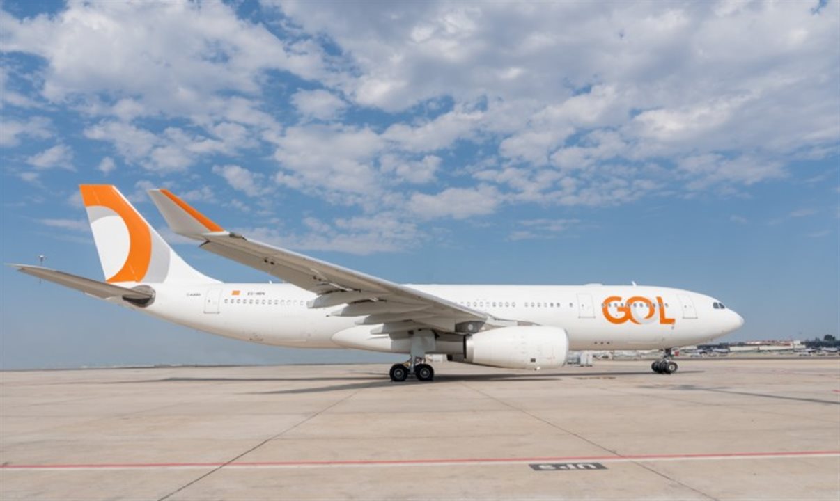 Com capacidade para até 300 passageiros e autonomia de até 15 horas de voo, a aeronave de corredor duplo chega para apoiar o novo ciclo de expansão da Gol