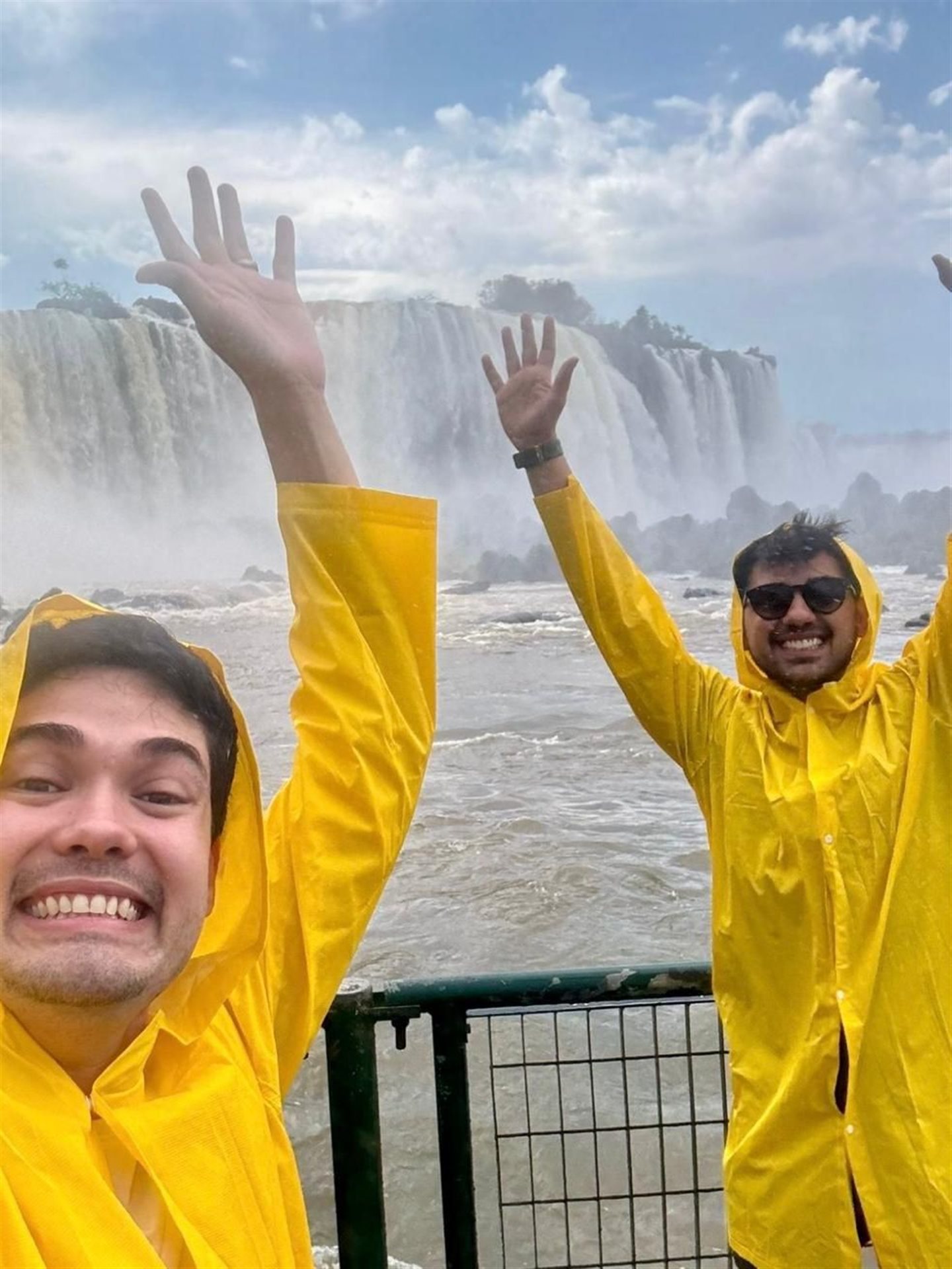 Alberto e Marcelo nas Cataratas do Igua&ccedil;u