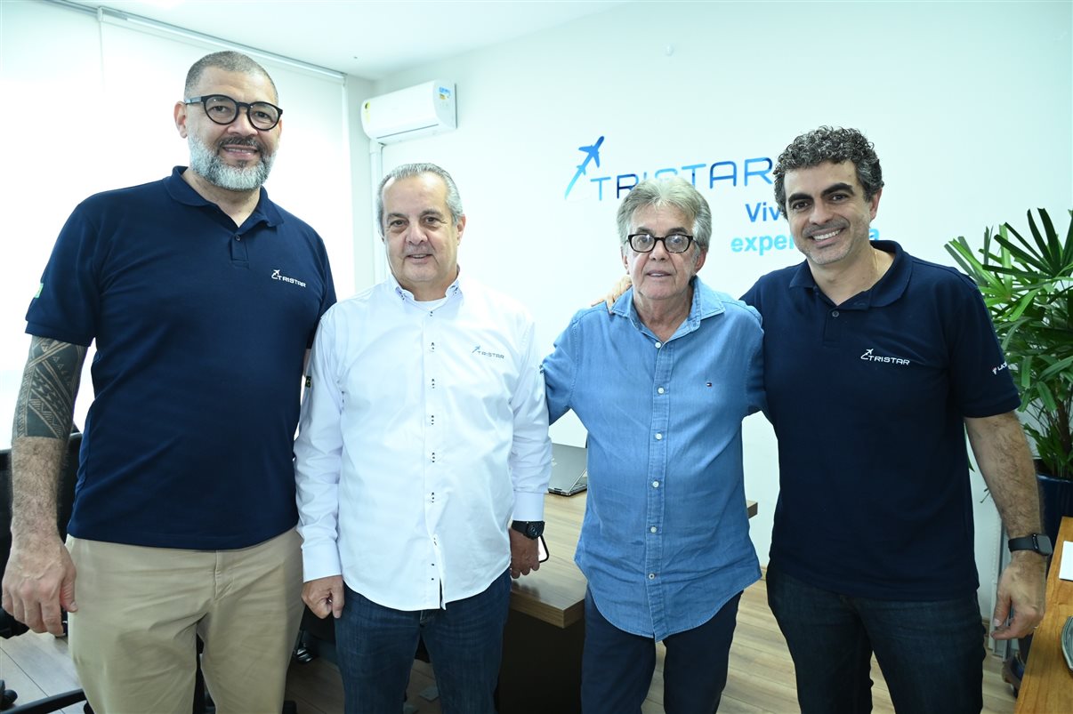 O recém-contratado para head comercial da Tristar Turismo, Marcos Neves, com os fundadores Fernando Margoni e Osni Pires e o diretor Rodrigo Pires