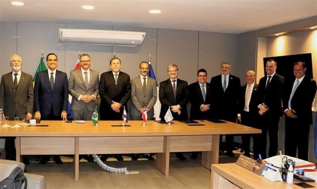 Acordos, assinados por Brasil, Argentina, Chile e Paraguai, abrem caminho para uma integração aérea cada vez maior entre os países da América do Sul