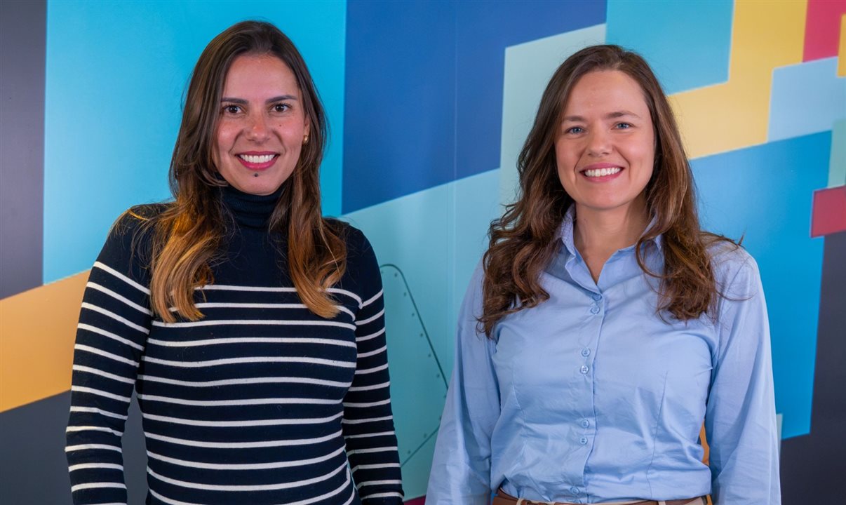Fernanda Paranhos, gerente de Produtos Sênior da Azul Viagens, e Bruna Castro, nova gerente de Produtos Internacionais