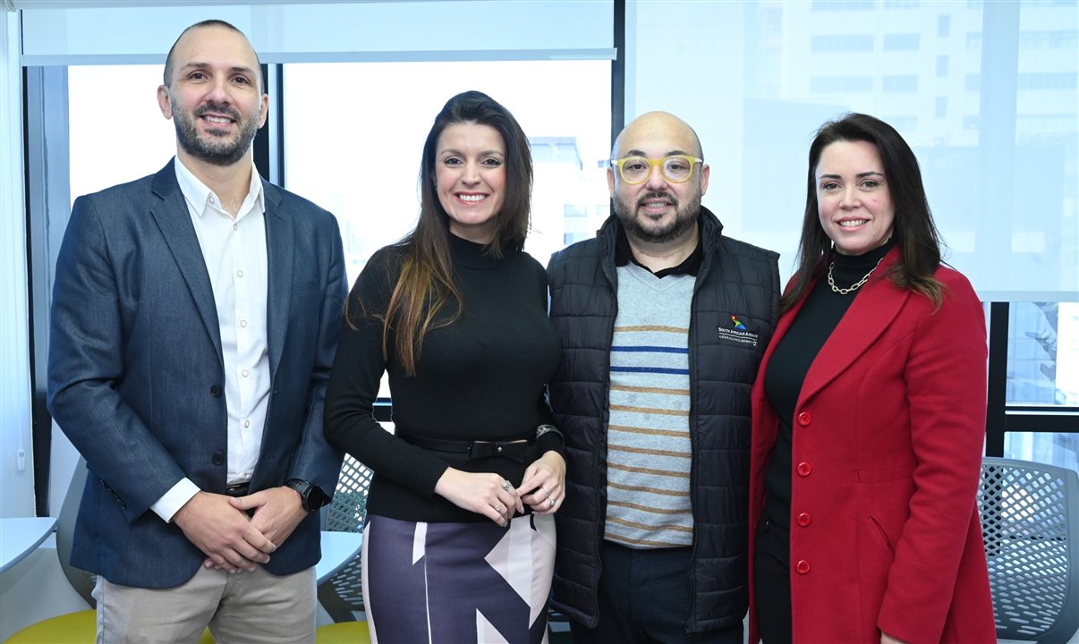 O time Business Factory conta que o diálogo com players que representam o país africano no Brasil já começou. Na visita à redação da PANROTAS, Kadu Lucas, da South African Airways, esteve presente