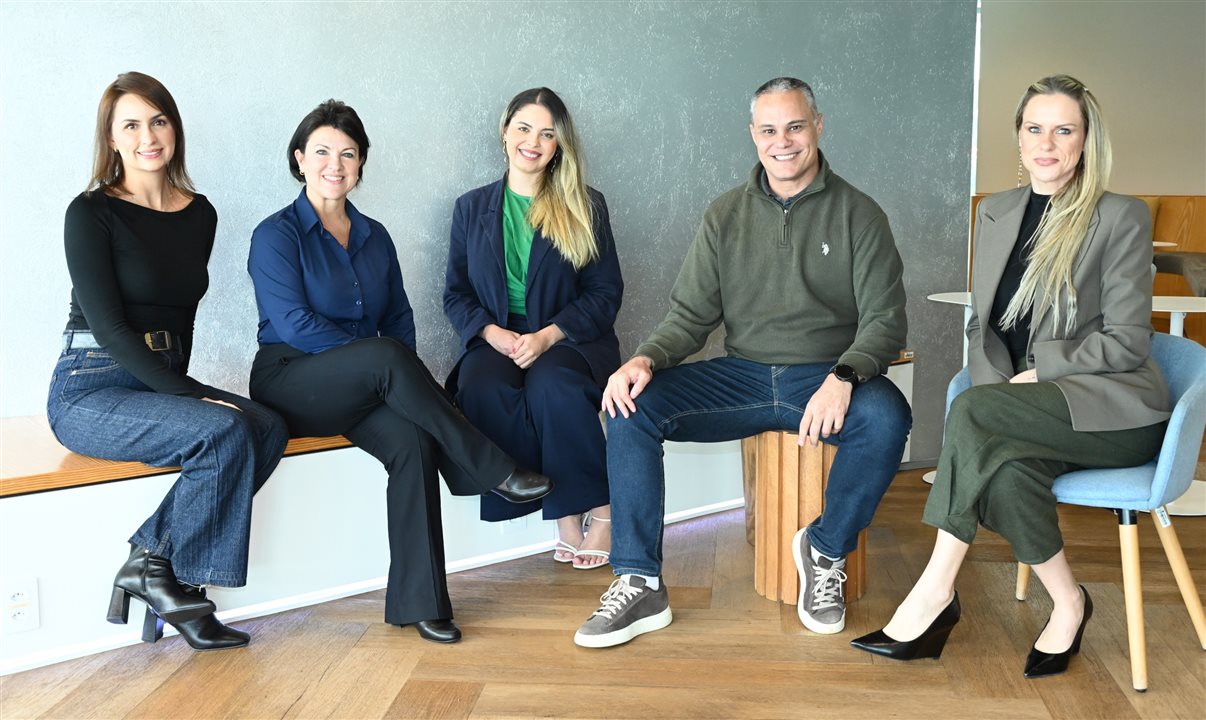Bruna Barreto, Lucila Buratto, Aline Lima, Marcio Nogueira e Lia Somavilla, da HotelDO