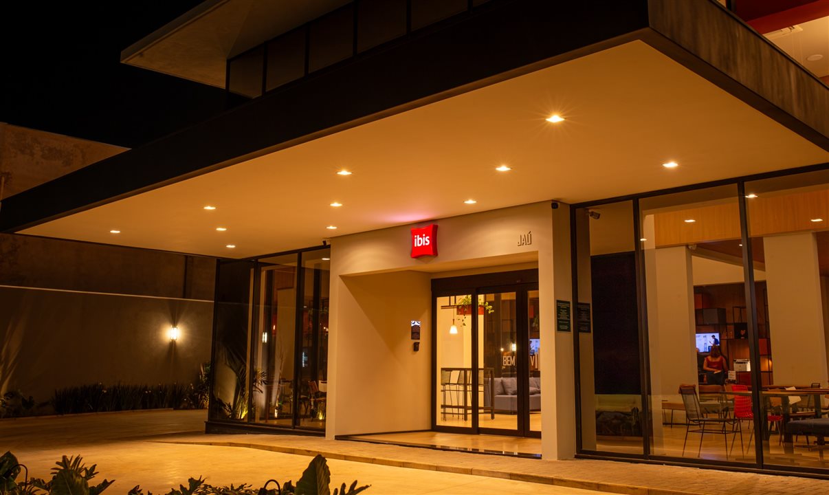 Fachada do ibis Jaú