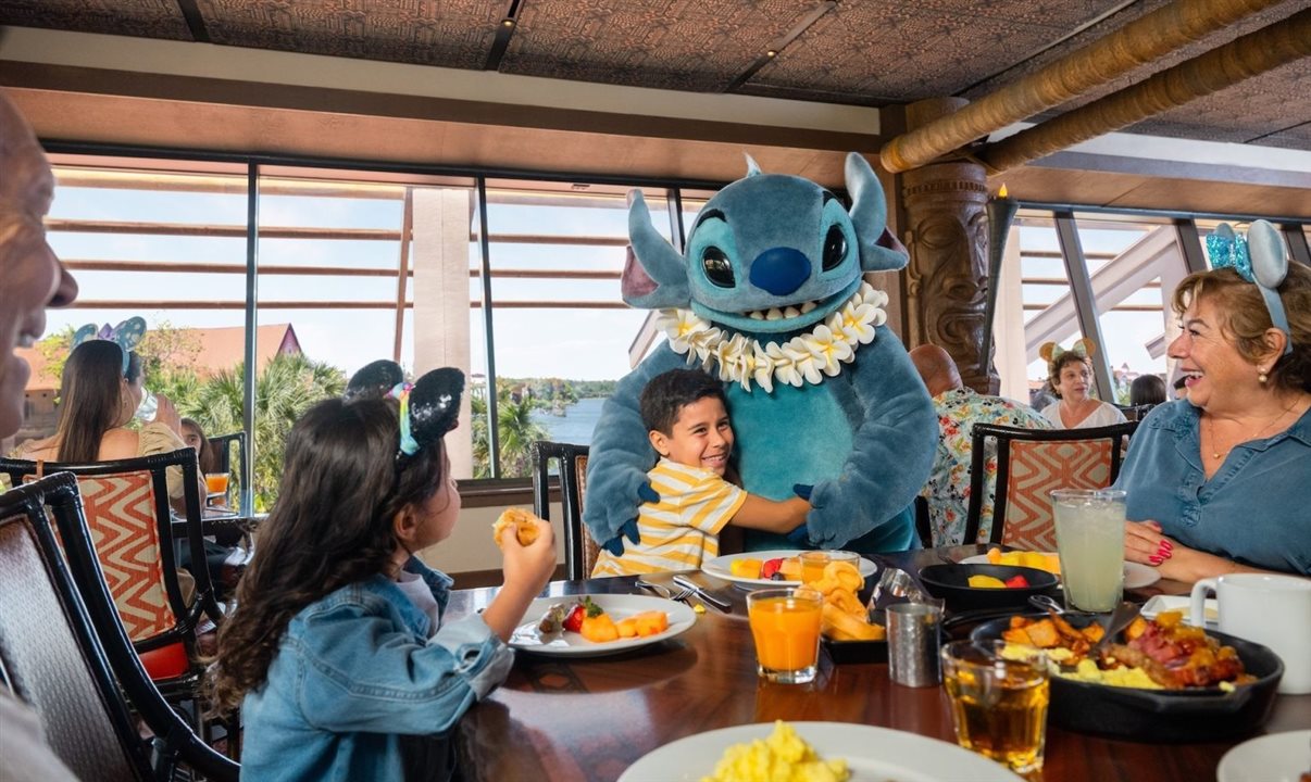 Refeições com personagens e restaurantes de assinatura seguem o modelo Table-Service
