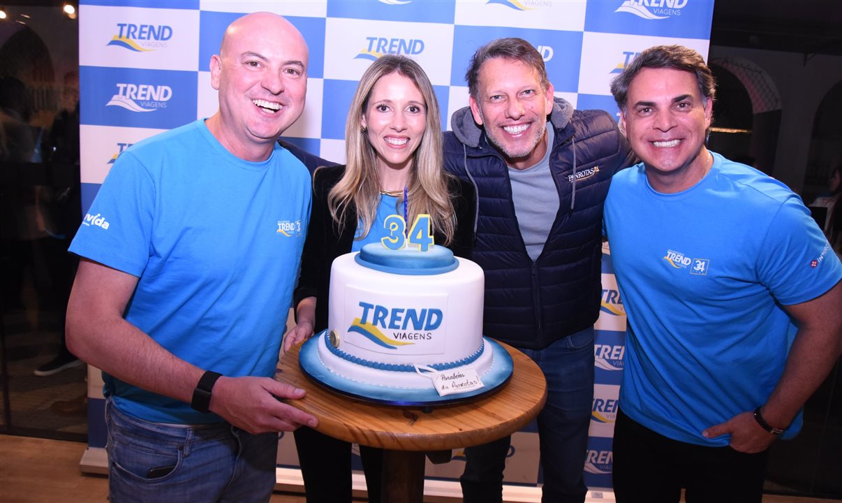 Fabio Mader, CEO da CVC Corp, com Noah Britto, da Trend, Ricardo Sidaras, da PANROTAS, e Emerson Belan, da CVC Corp