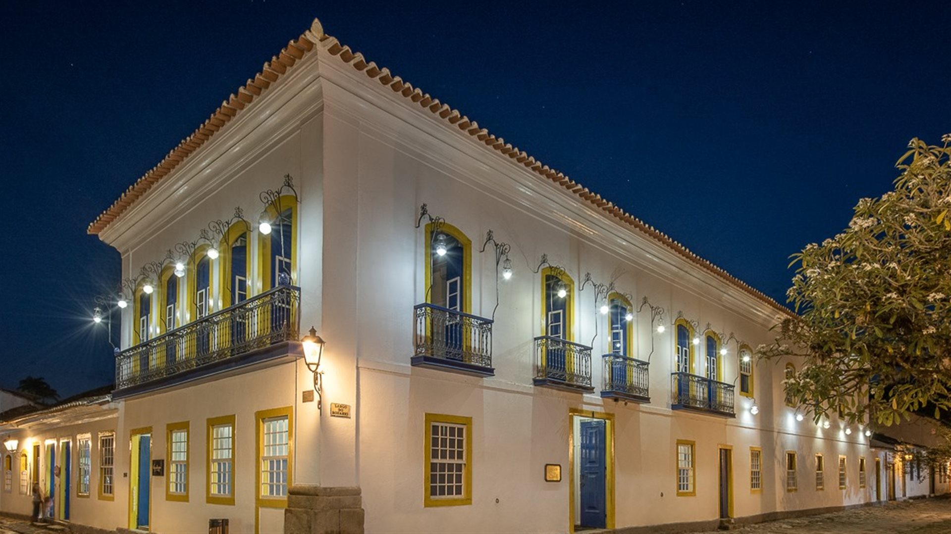 Fachada do Sandi Hotel (antigamente Pousada do Sandi