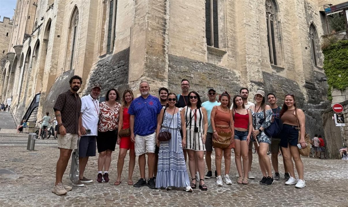 Parte do grupo de brasileiros em Avignon