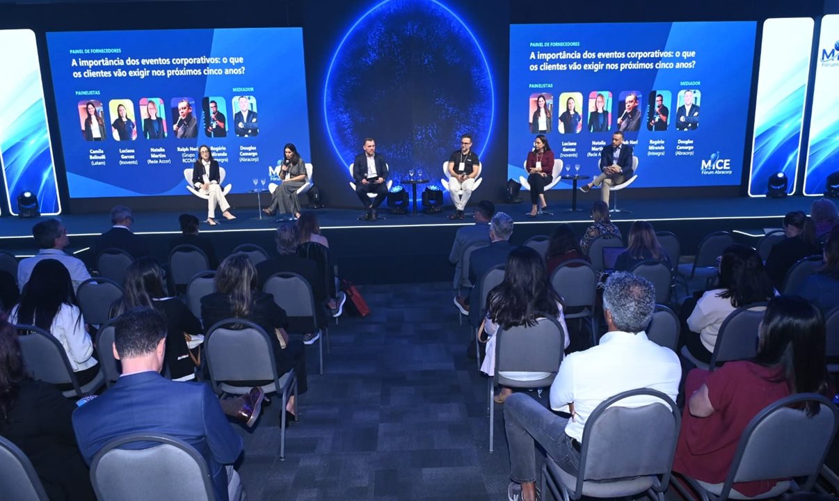 Natalia Martim, da Accor, Camila Belinelli, da Latam, Douglas Camargo, da Abracorp, Rogério Miranda, da Inteegra Tec, Luciana Garcez, da Inovents, e Ralph Neri, do Grupo Rcom