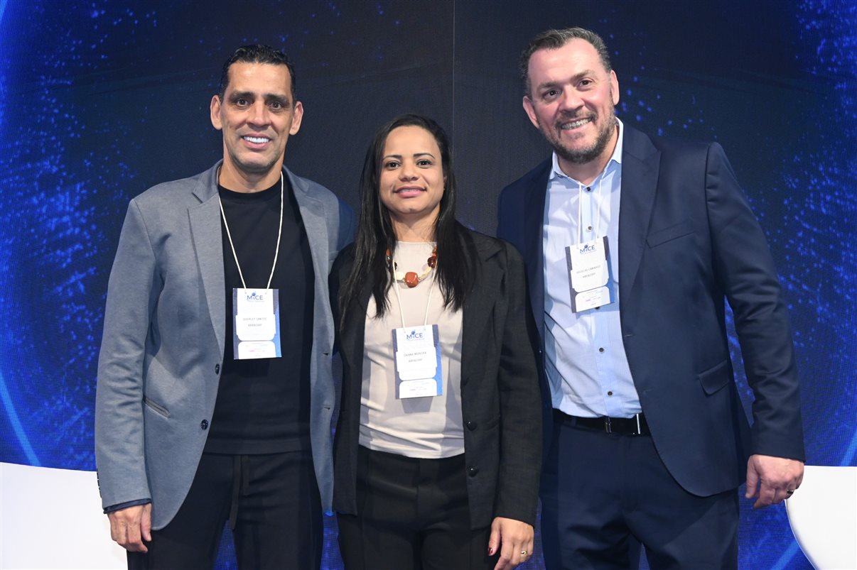 Siderley Santos, Daiana Moreira e Douglas Camargo, da Abracorp