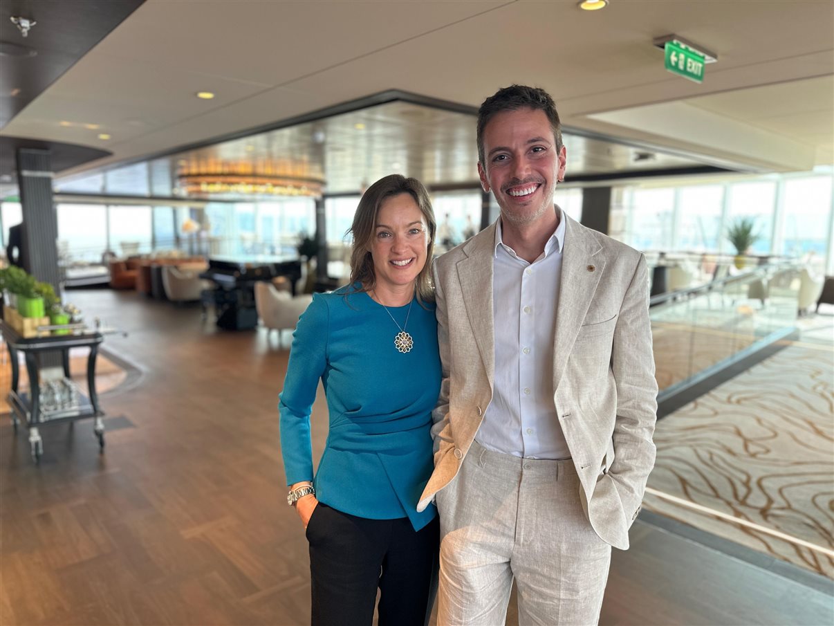 Anna Nash, CEO da Explora Journeys, com Flavio Corrêa, diretor comercial da empresa para o Brasil, na pré-inauguração do Explora III