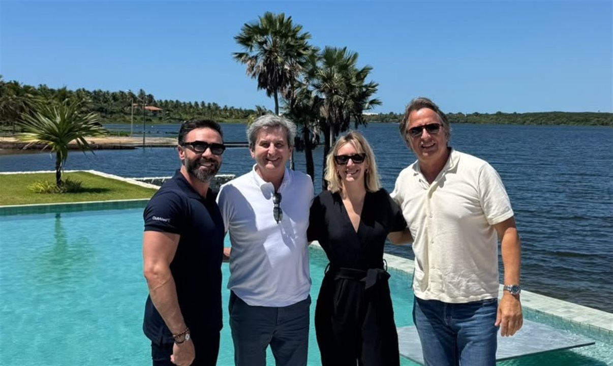 Jaime Sirena, do Grupo Sirena, entre Rodolfo Vieira, Marine Jannot e Janyck Daudet, do Club Med