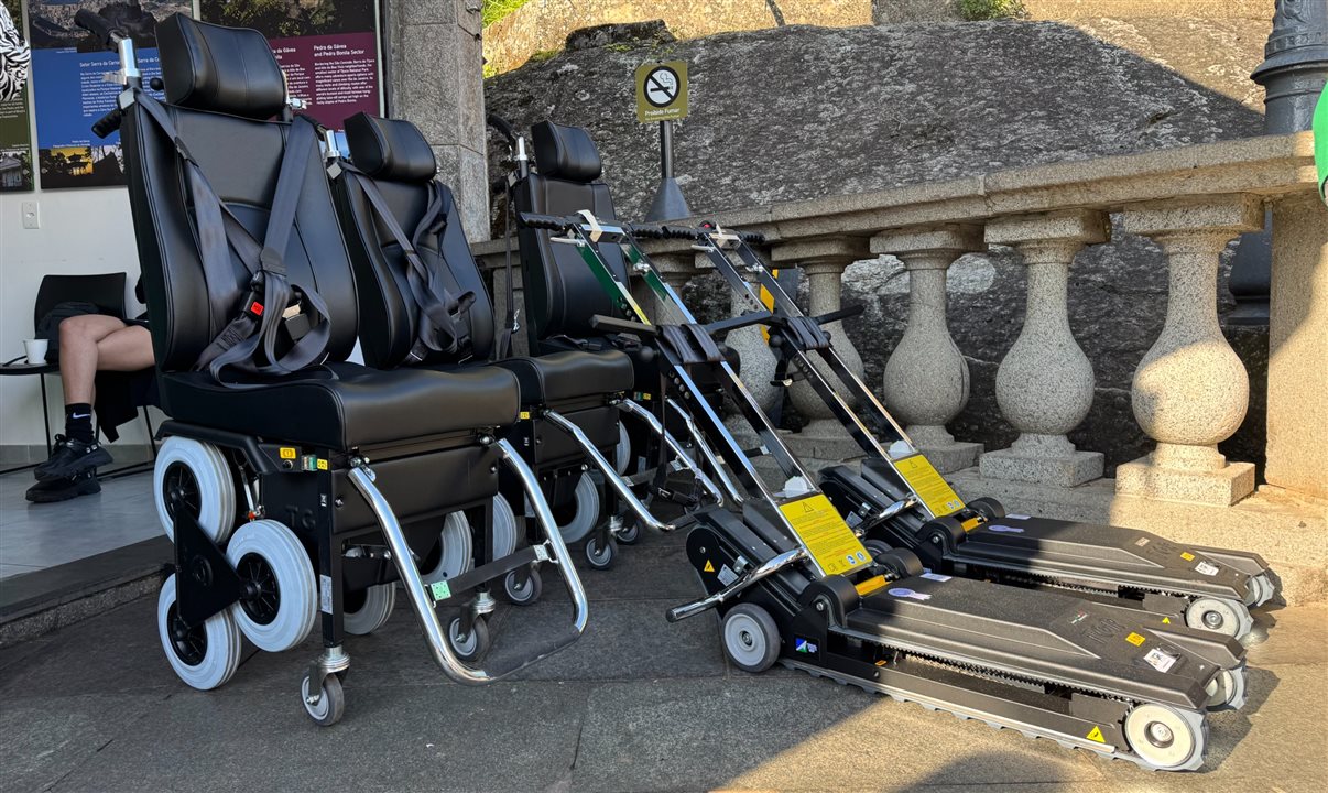 Visitantes com mobilidade reduzida (cadeirantes ou pessoas com outras limitações de mobilidade) contarão com equipamentos escaladores de escadas para percorrer o trecho entre o segundo piso e o platô do Cristo