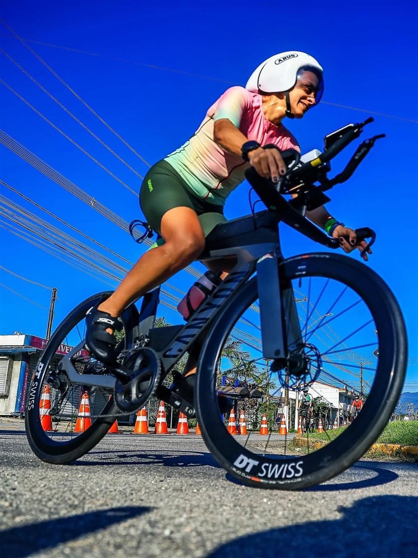Assim que ganhou uma bike, Helen, que j&aacute; corria, foi seduzida pelo triatlo
