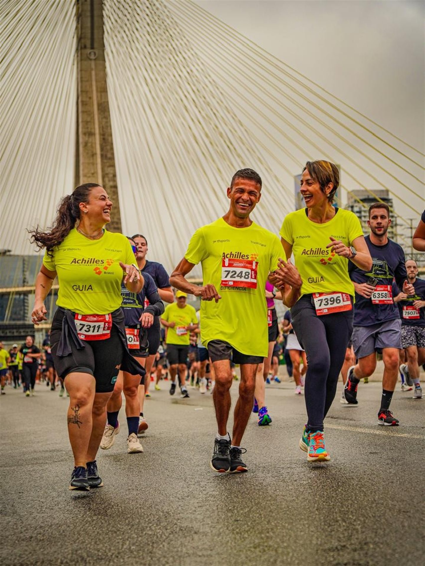 Viviane na maratona do Rio como volunt&aacute;ria