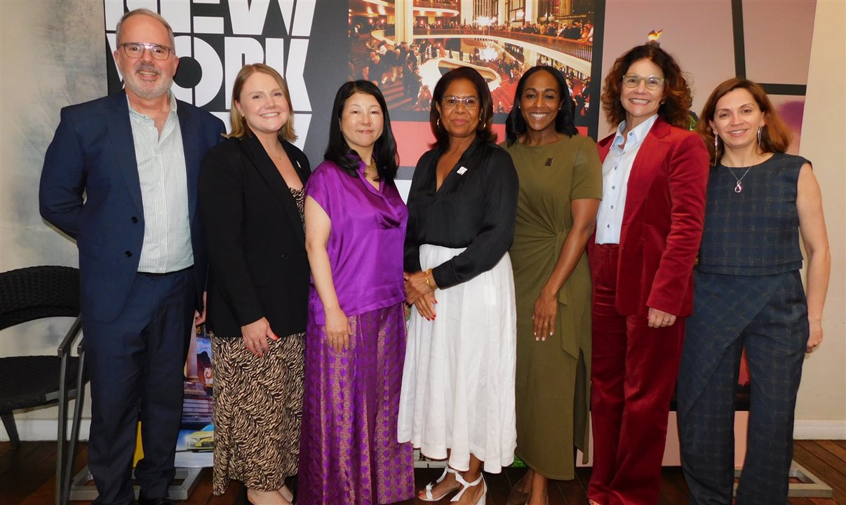 Osmar Maduro, da Interamerican Network, Britt Hijkoop, Makiko Matsuda, Julie Coker e Tiffany Towsend, da New York City Tourism + Conventions, Danielle Roman e Karen Abreu, da Interamerican Network